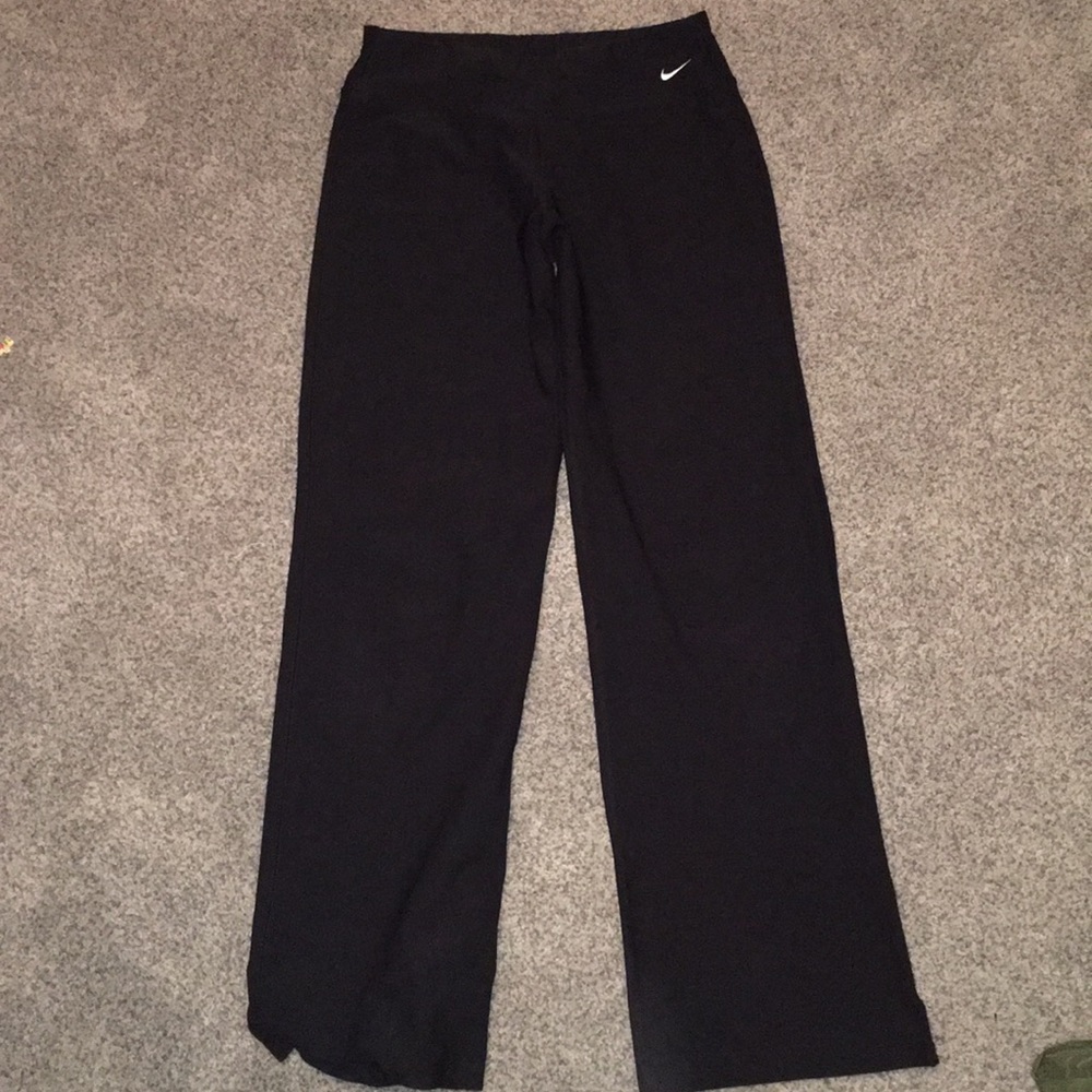 Black nike yoga pants